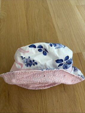 MonnaLisa Blue & White Floral Sun Hat with Pink Eyelet Trim & Pink Bow